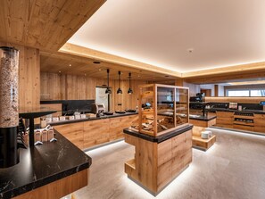 Buffet - Hotel Alpina (Ried im Zillertal)