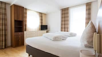 公寓, 4 間臥室, 露台 (+ cleaning fee 120 EUR on arrival) | 房內夾萬、書桌、免費 Wi-Fi