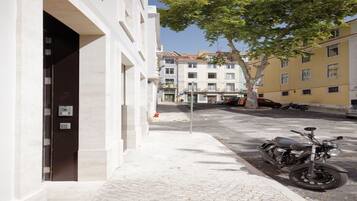 Appartement, 3 slaapkamers | Uitzicht op straat