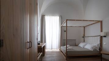 義大利 Frette 床單、高級寢具、羽絨被、客房內保險箱