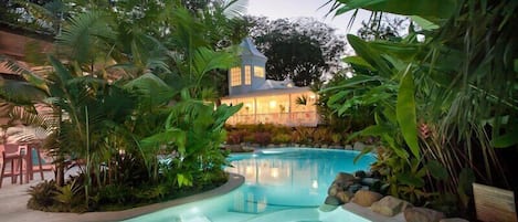 Outdoor pool, pool loungers