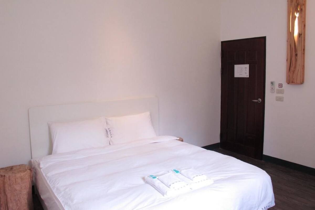 Habitació doble estàndard, 1 llit de matrimoni | Cortines opaques, habitacions insonoritzades i llits addicionals 