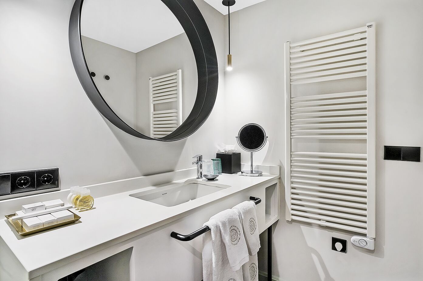 room (singular) | bathroom | eco-friendly toiletries, bathrobes, slippers, towels