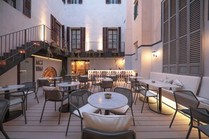 Terrace/patio - Summum Boutique Hotel, member of Meliá Collection (Palma de Mallorca)