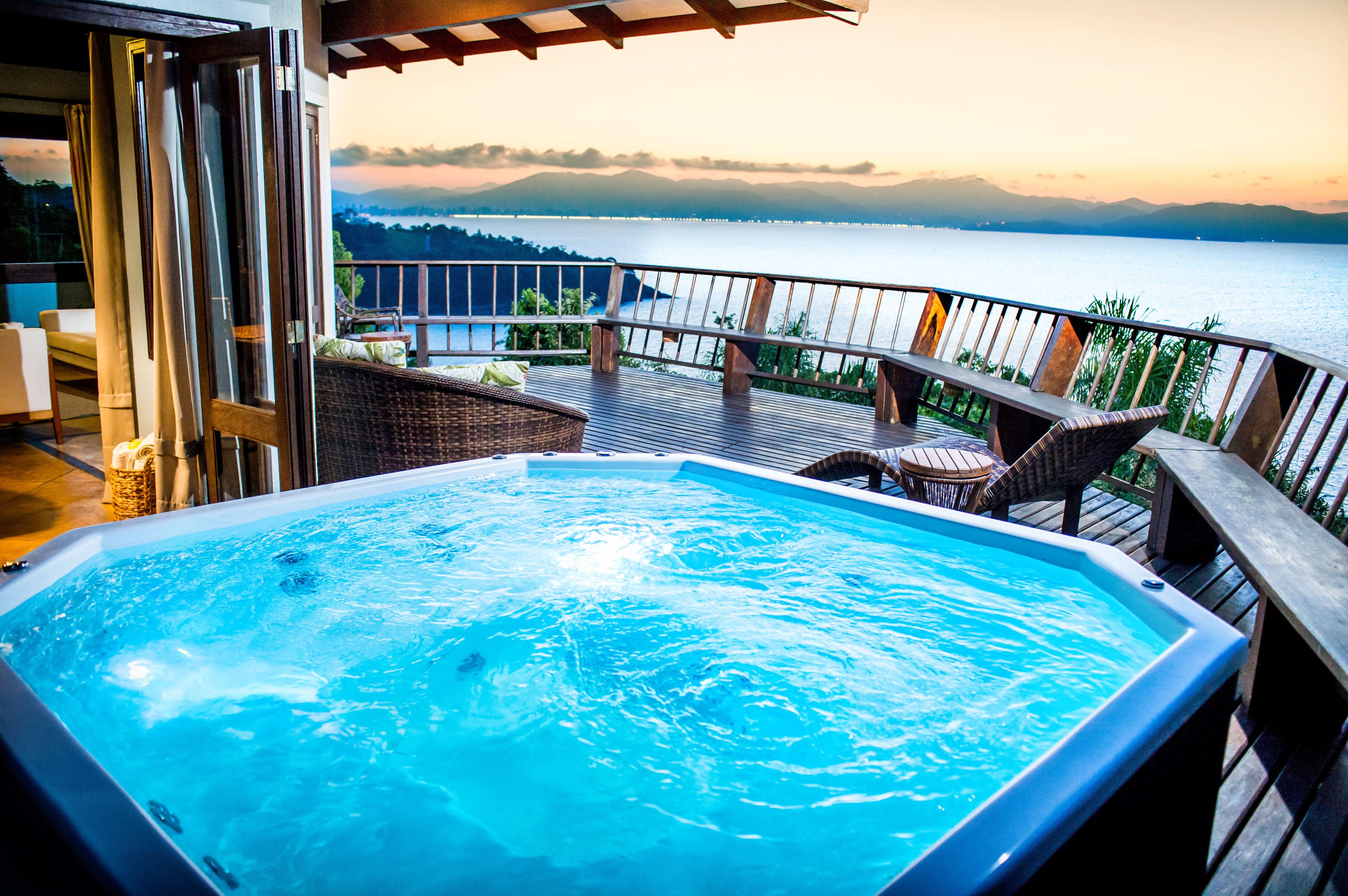 Chalé premium, banheira de imersão | Vista do quarto