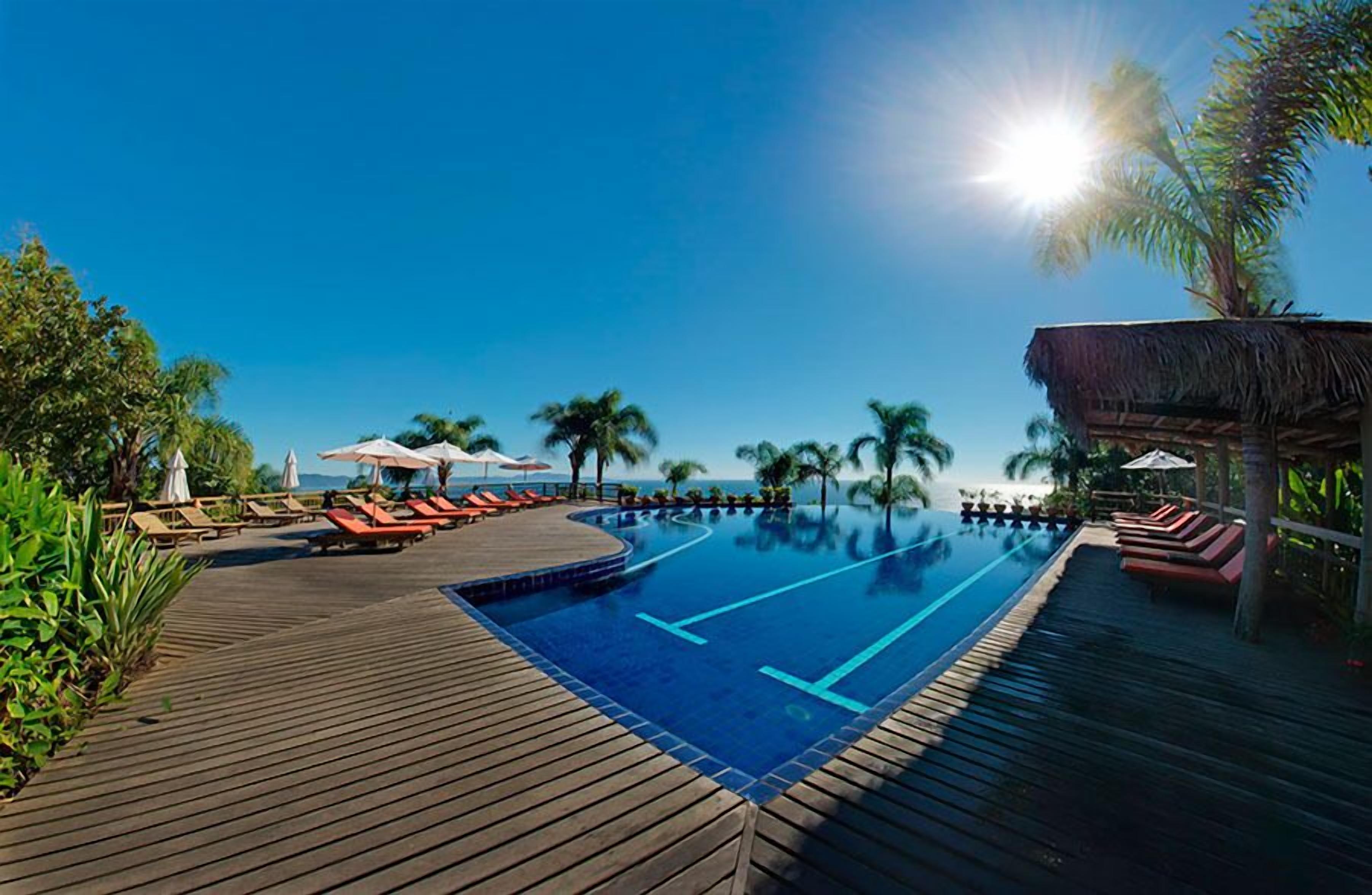 outdoor pool, pool loungers