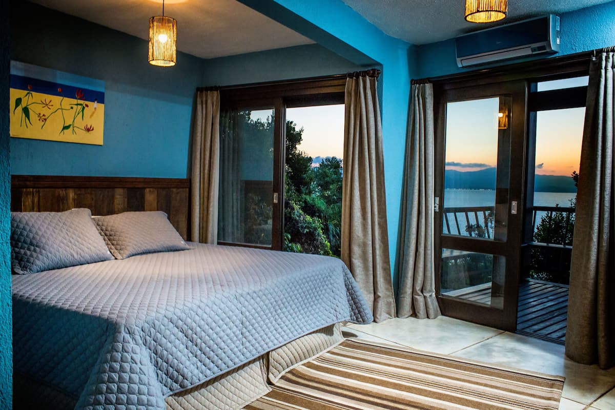 premium chalet, hot tub | premium bedding, in-room safe, blackout curtains, free cots/infant beds