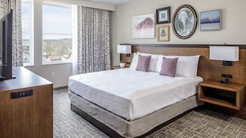 Premium bedding, in-room safe, desk, blackout drapes