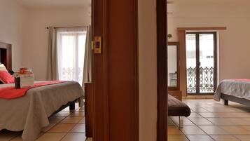 Suite estándar, 2 habitaciones | Ropa de cama de alta calidad, edredón y camas con efecto memoria