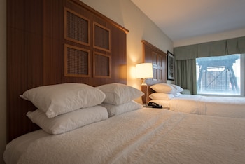 In-room safe, desk, blackout drapes, iron/ironing board at Soho 54