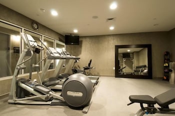 Fitness center at Soho 54