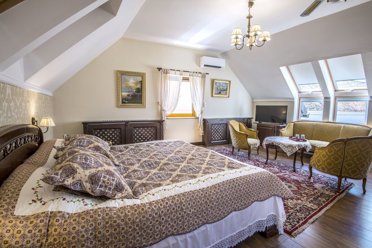 Premium bedding, minibar, in-room safe, desk