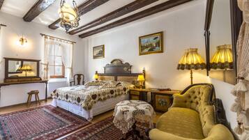 Executive Double Room | Premium bedding, minibar, in-room safe, individually decorated