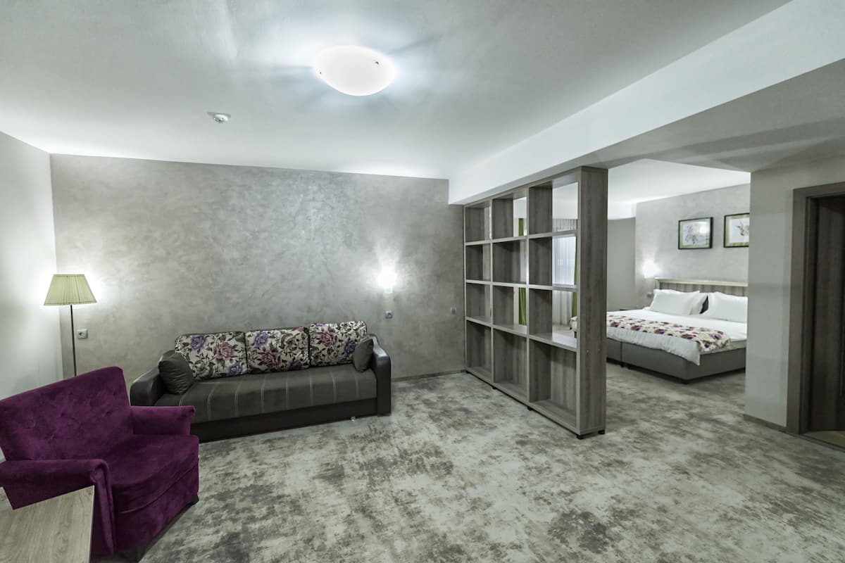 Suite (Prestige) | Minibar, Zimmersafe, Schreibtisch, schallisolierte Zimmer
