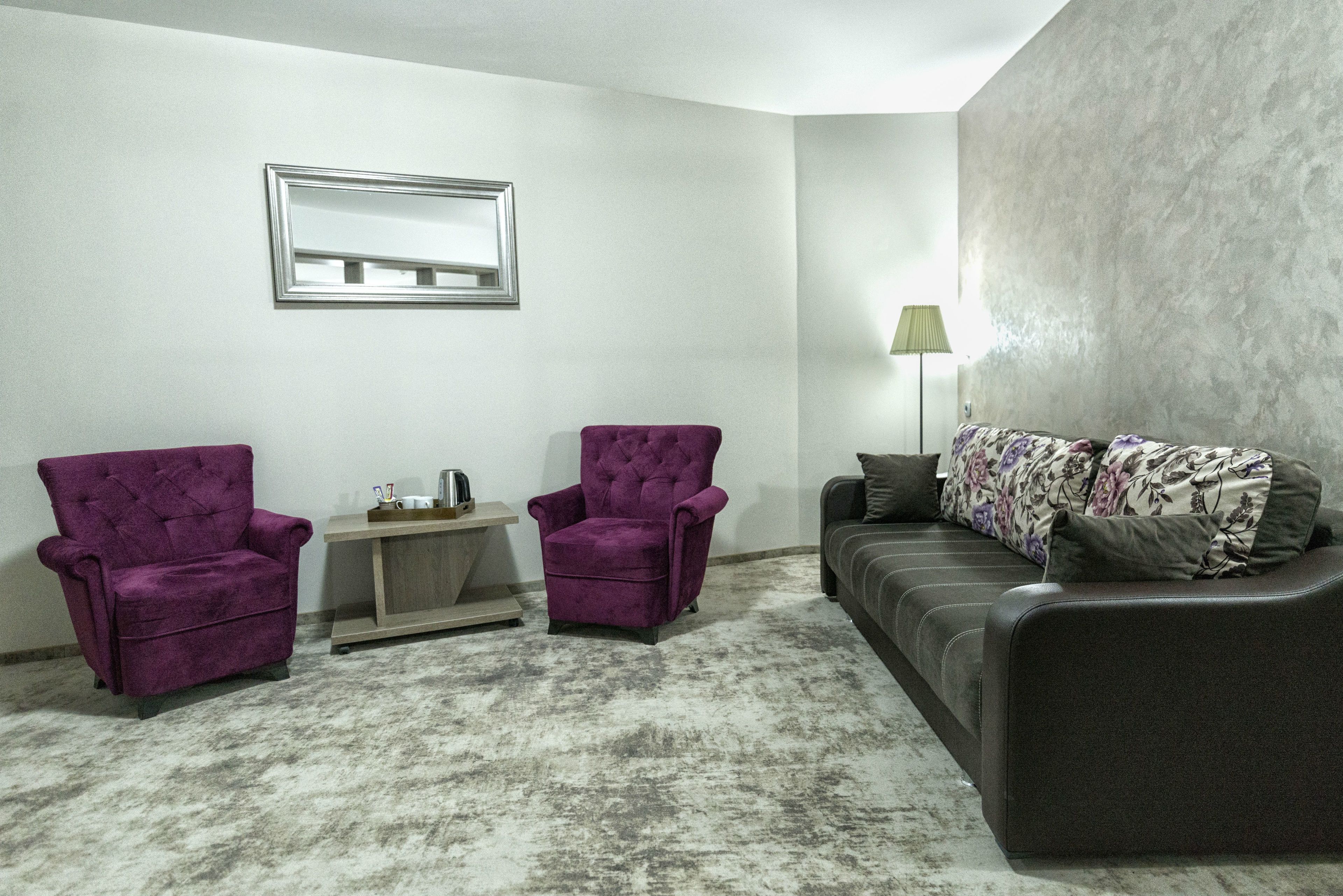 suite (prestige) | living area | flat-screen tv