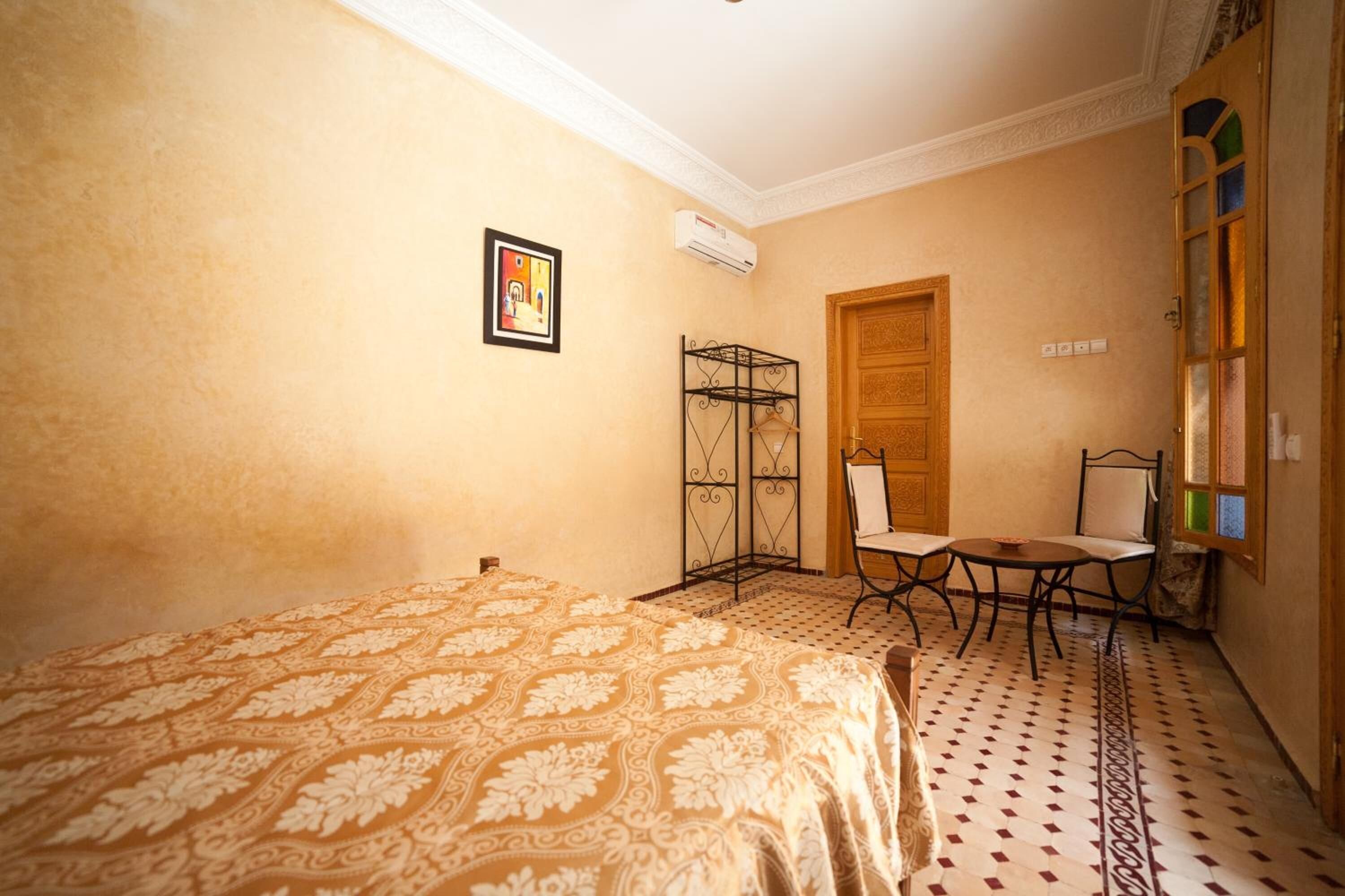 Premium bedding, desk, blackout drapes, soundproofing