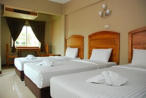 Skrivebord og wi-fi (inkludert)