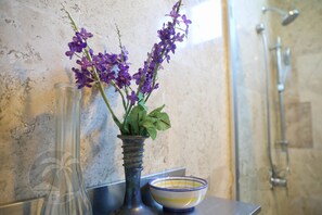 Bathroom - Paola Villa 2 Bedroom sleeps 5 private terrace (Tulum)