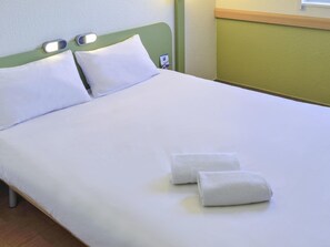 Double Room, 1 Double Bed | Desk, soundproofing, iron/ironing board, free rollaway beds