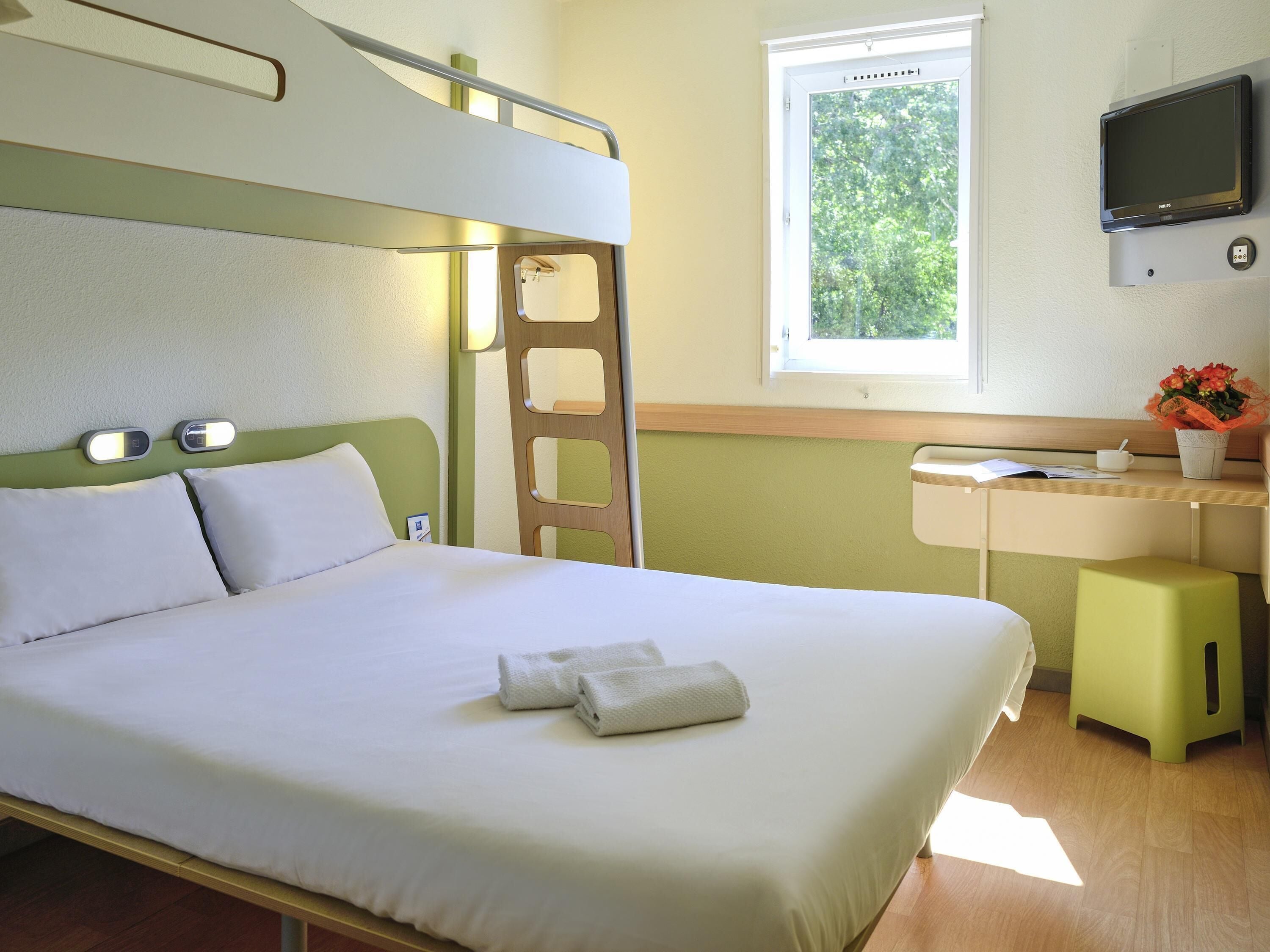 Triple Room, Multiple Beds | Desk, soundproofing, iron/ironing board, free rollaway beds