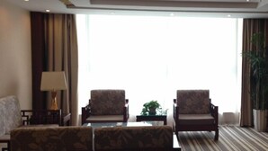 Lobby sitting area - Greentree Inn Suzhou Heshan Business Hotel (Suzhou)