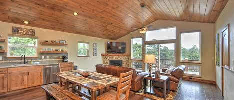 Smart TV, fireplace, stereo