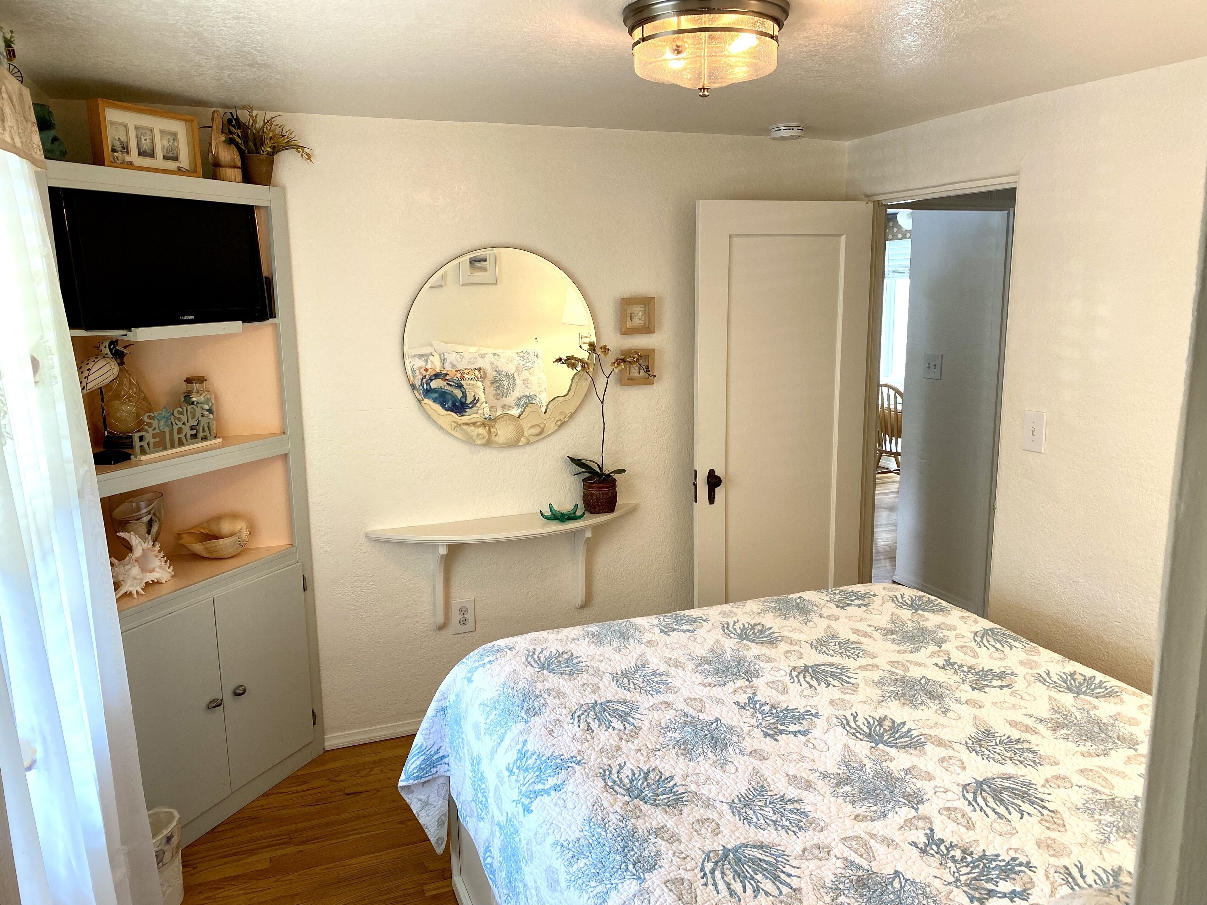 2 bedrooms, in-room safe, iron/ironing board, travel cot