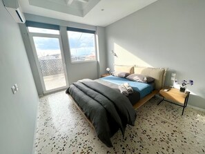 2 slaapkamers, een kluis op de kamer, een bureau