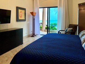 3 makuuhuonetta, tallelokero huoneessa, silitysrauta/-lauta