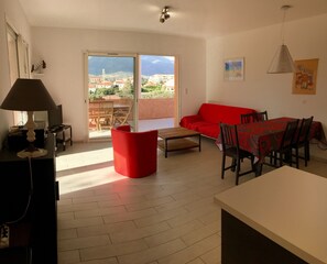 Télévision, chaîne hi-fi