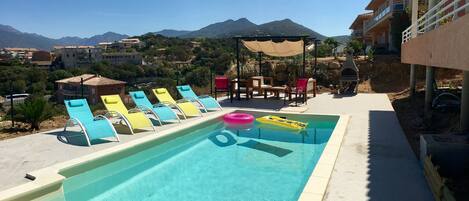 Piscine extérieure, piscine chauffée