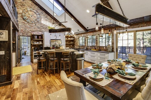 Ranked #1 by VRBO in Flagstaff for 4 years! AC, Pets and Hot Tub!