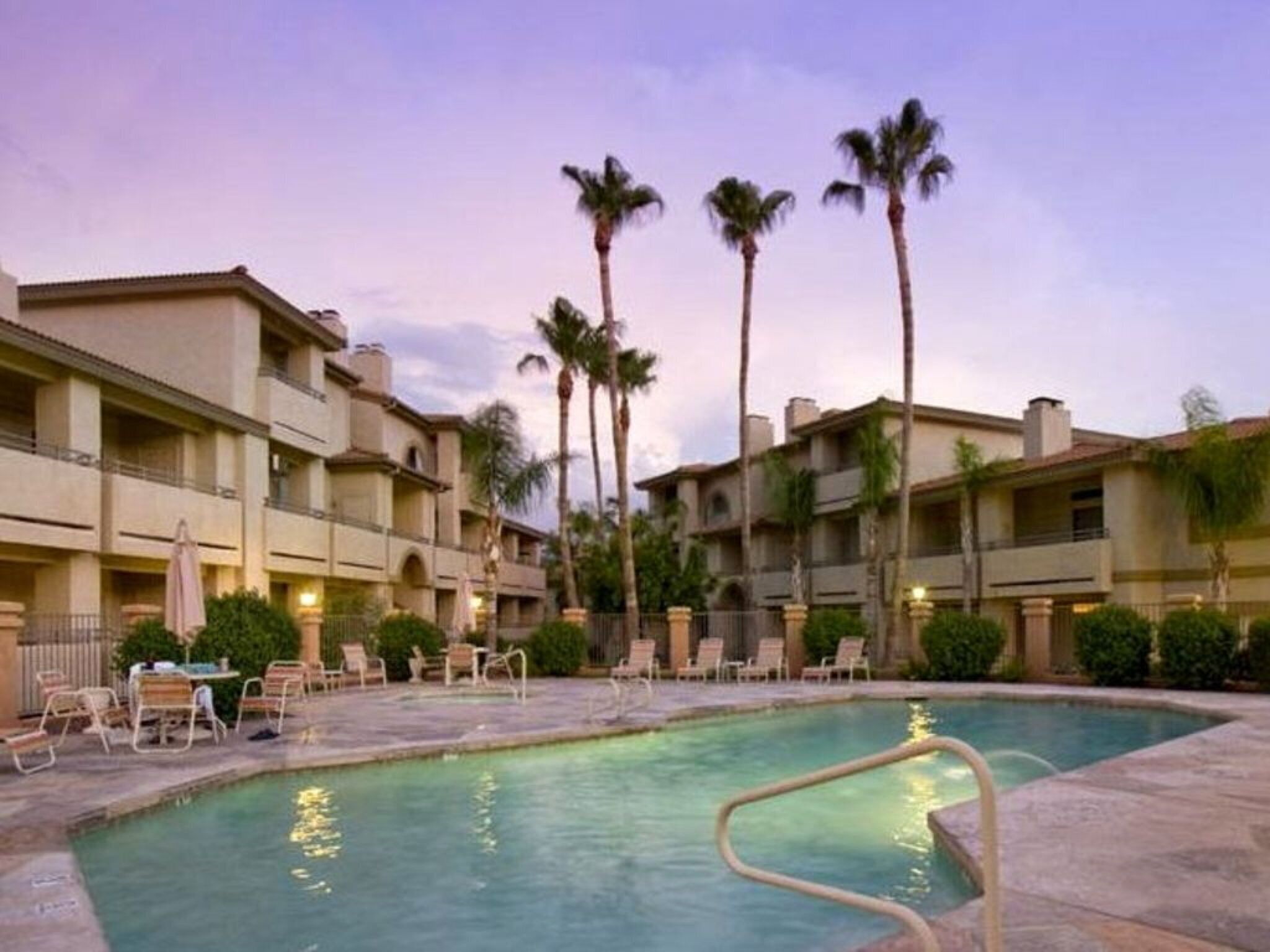 Poolside Property at Private Resort Community -- ½ mile Walk to N. Mtn. Hiking!