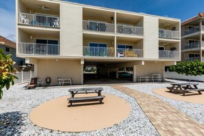 Exterior - Marquise 204 Beachfront 2br, 2 Bath condo-Directly on Beach! (Indian Rocks Beach)