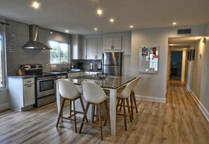 Fridge, microwave, oven, stovetop - Marquise 204 Beachfront 2br, 2 Bath condo-Directly on Beach! (Indian Rocks Beach)