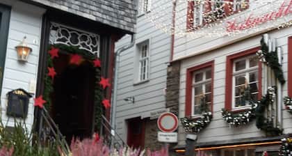 *** Star apartment, large terrace on the south slope with panoramic views near the Rursee