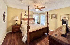 6 bedrooms, iron/ironing board, free WiFi, bed sheets