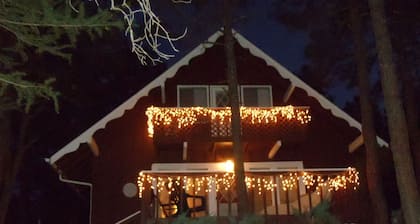 Charming Chalet - Kävele Whiskey Row! Dog Friendly