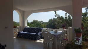 Outdoor dining - The scents of the Puglia countryside a stone's throw from the sea of ​​Polignano a Mare (Polignano a mare)