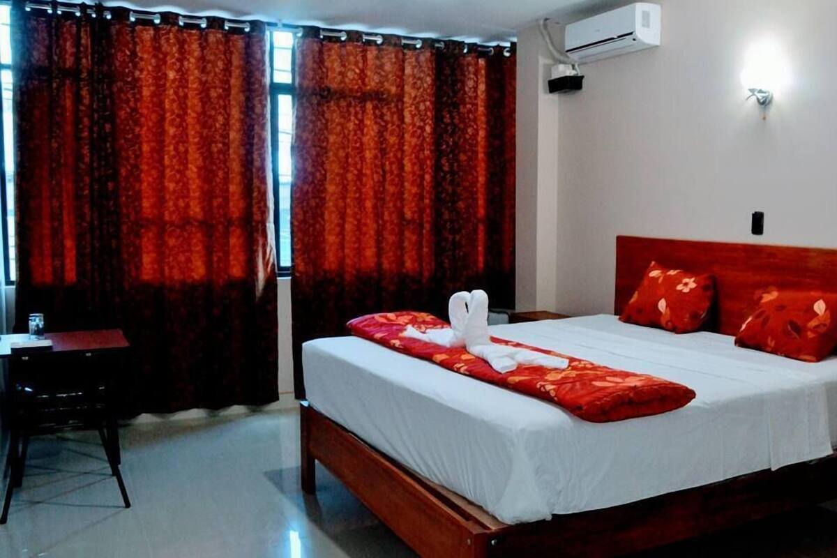 Superior Double Room, 1 King Bed, Refrigerator | Desk, iron/ironing board (on request), WiFi (free)