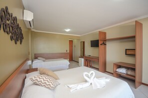 Habitació quàdruple panoràmica, vistes al mar | Equipament de l'habitació