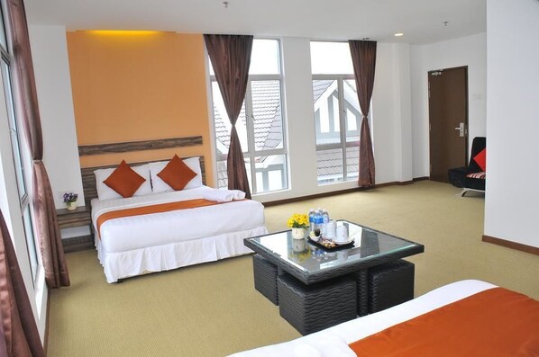 Family Five / Suite | Soundproofing, iron/ironing board, free WiFi - Hotel Double Stars Brinchang (Brinchang)
