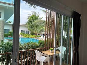Superior Pool view | Skrivebord, gratis Wi-Fi, sengetøj