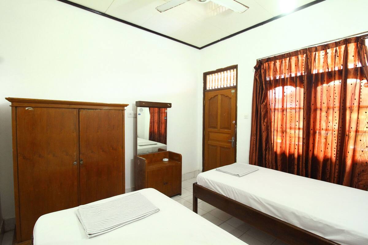 Standard Room with Fan | WiFi (free)