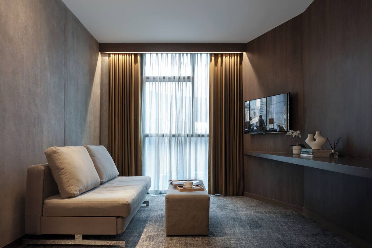 Junior Suite | Living area | LED TV