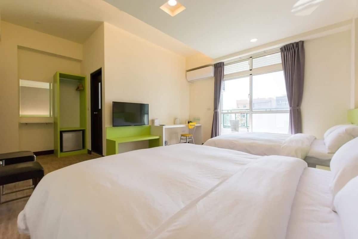 Down duvets, desk, blackout curtains, free WiFi