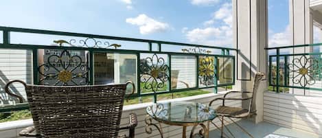Chambre Quadruple Deluxe | Vue depuis le balcon