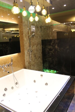 Jetted tub - Sweety Resort (Bang Phli)
