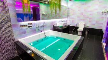 Blackout curtains, soundproofing, free WiFi, bed sheets