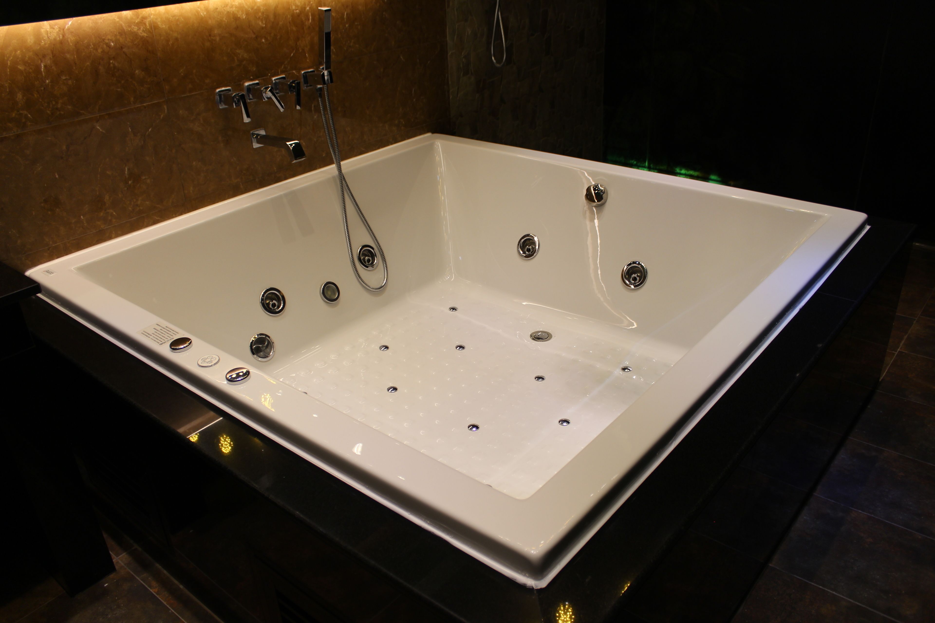 jetted bathtub